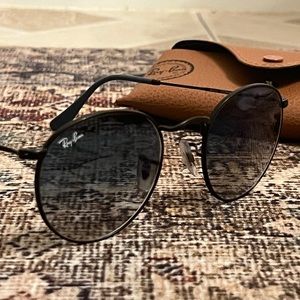 RAY BAN ROUND/ BLACK METAL/ BLUE GRADIENT